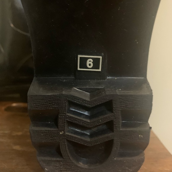 Esprit black rubber boots, size 6 - Picture 3 of 6